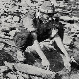 A GOLD PROSPECTOR ON THE SOUTH ISLAND WEST COAST. 1912.