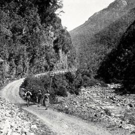 A Ten Miles Walk Across The Mountains From Canterbury To Westland.26 July,1928.
