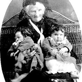 ALBUM - Sarah Havill  with Kowhitirangi twins Mark & Sarah .1922.
