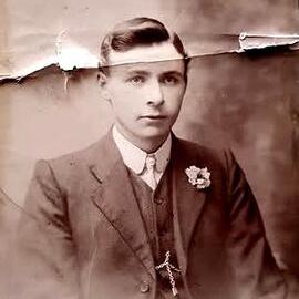 Stanley Victor MAGEE 1891 born in Ballarat, Vic Australia -  died 1934 in the Reefton Hospital, son of Minnie (Dalton) & James Magee