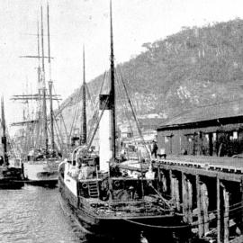 Greymouth wharf and goods shed, 1905