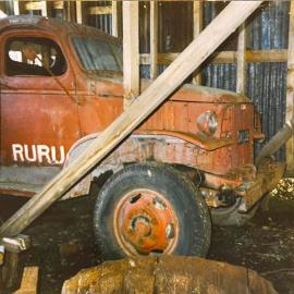 Ruru truck and other old trucks *PHOTO ALBUM*