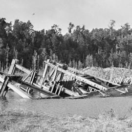 Stafford Gold Dredge, Waimea Creek.ca.1930-1949..