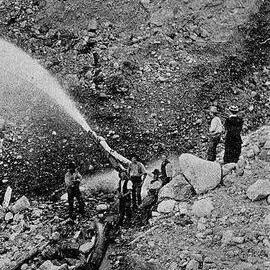  Stavill and party sluicing, Kanieri Road.1895.
