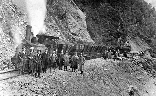 First wagons of coal leaving the Cascade mine in 1927.